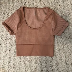 Pink/Peach-Colored Scoopneck Ribbed Cropped Athletic Top